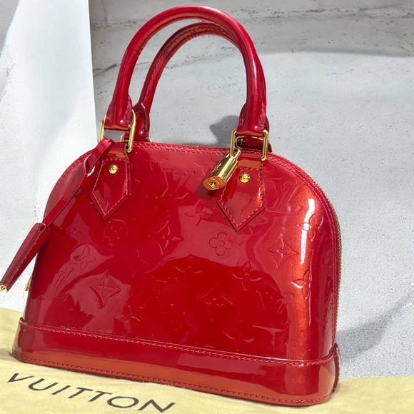 Red Vernis Louis Vuitton Alma BB - Picture 3 of 16
